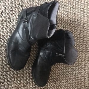 Leather Teva ankle boots